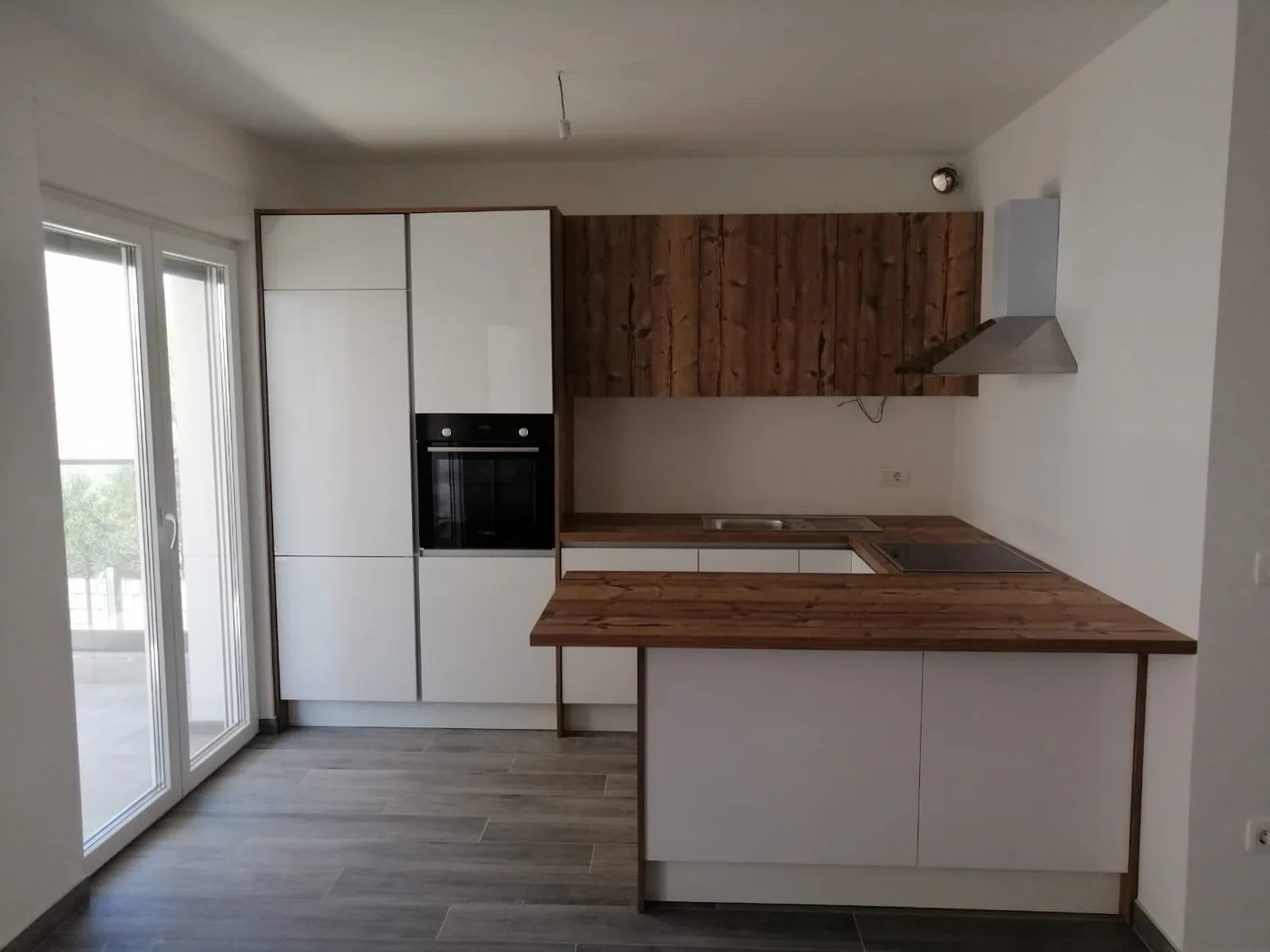 Kuhinja po mjeri – Lišće d.o.o. Zagreb, primjer 13
